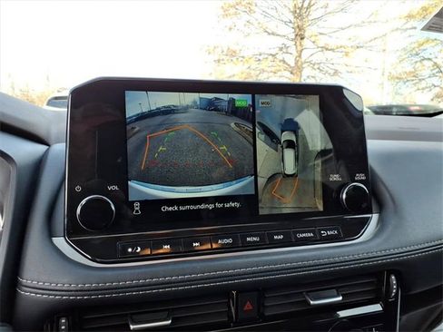 Certified 2022 Nissan Rogue SL w/ SL Premium Package image 15