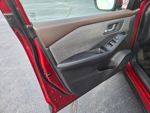 Used 2022 Nissan Rogue SV image 21