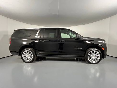 Used 2023 Chevrolet Suburban High Country w/ Premium Package image 9