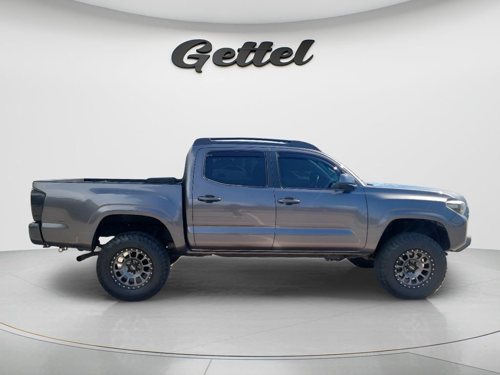 Used 2017 Toyota Tacoma SR w/ Tow Package AWD/4WD image 4