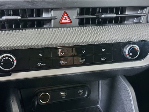 Used 2025 Kia Sportage LX FWD image 23