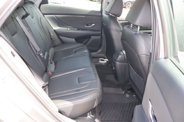 Used 2024 Hyundai Elantra Limited FWD image 17
