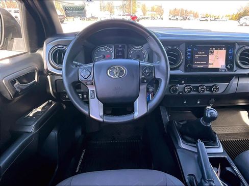 Used 2017 Toyota Tacoma TRD Sport w/ Tow Package image 17