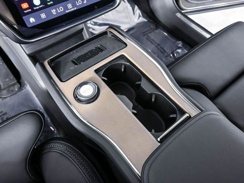 Certified 2025 Volvo EX90 Plus AWD/4WD image 18