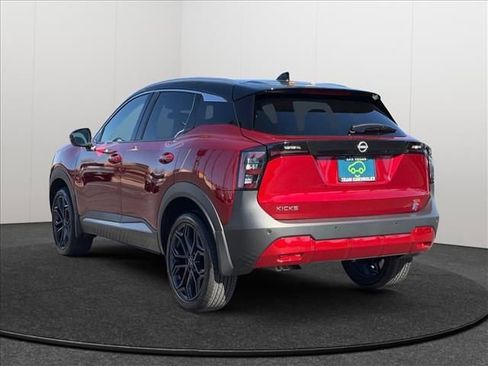 Used 2025 Nissan Kicks SR image 3
