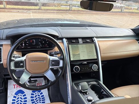 Used 2023 Land Rover Discovery HSE R-Dynamic image 5