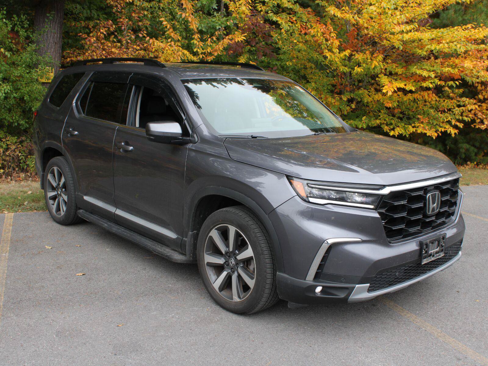 Certified 2024 Honda Pilot Touring image 3