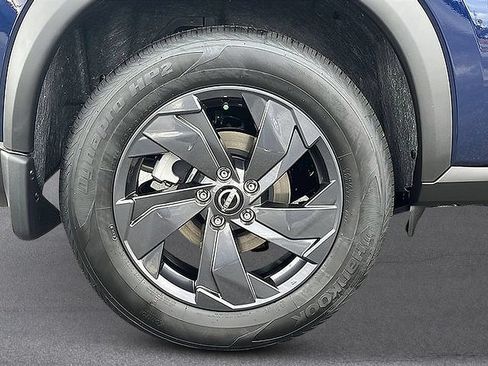 New 2026 Nissan Rogue SV w/ Cold Weather Package AWD/4WD image 9