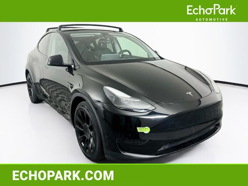 Used 2023 Tesla Model Y Long Range AWD/4WD image 1