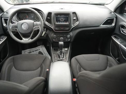 Used 2020 Jeep Cherokee Latitude FWD image 20