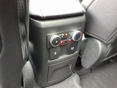 Used 2023 Ford Explorer Limited w/ Limited Technology Package AWD/4WD image 9