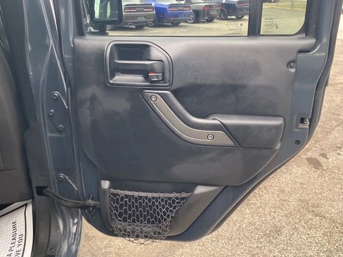 Used 2016 Jeep Wrangler Unlimited Sport w/ Quick Order Package 24S AWD/4WD image 16