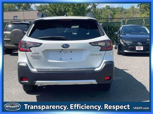 Used 2023 Subaru Outback Limited image 7