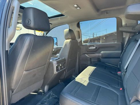 Used 2021 GMC Sierra 2500 Denali w/ Denali Black Diamond Edition AWD/4WD image 21