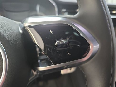 Used 2023 Jaguar F-PACE S image 19