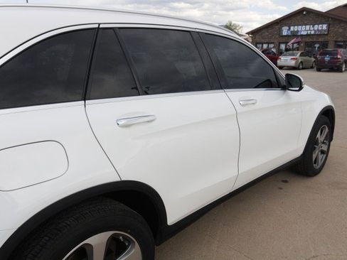 Used 2022 Mercedes-Benz GLC 300 4MATIC image 9