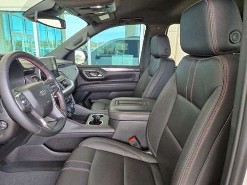 Used 2024 Chevrolet Suburban RST w/ Luxury Package image 9