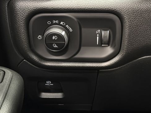 New 2026 RAM 1500 Express AWD/4WD image 29