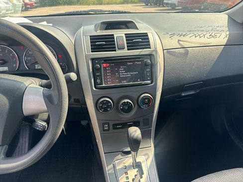 Used 2013 Toyota Corolla S FWD image 10
