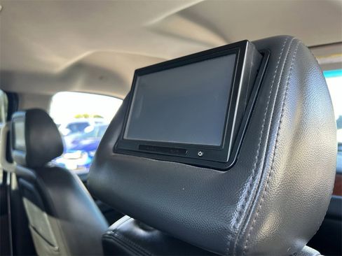 Used 2011 GMC Sierra 3500 SLT w/ SLT Convenience Package image 15