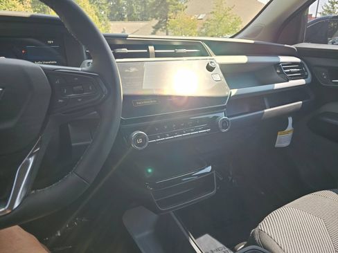 New 2027 Chevrolet Bolt LT w/ Comfort Package FWD image 31