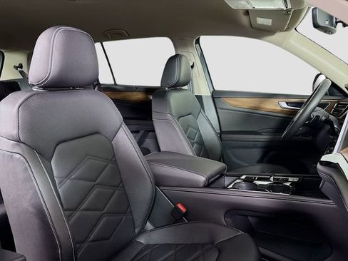 New 2026 Volkswagen Atlas SE image 28