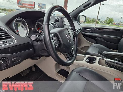 Used 2018 Dodge Grand Caravan SXT FWD image 20