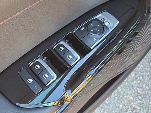 Used 2023 Kia K5 GT image 17