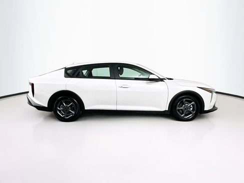 Used 2025 Kia K4 LXS image 10