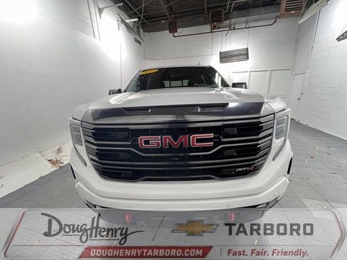 Used 2023 GMC Sierra 1500 AT4 w/ Technology Package AWD/4WD image 2