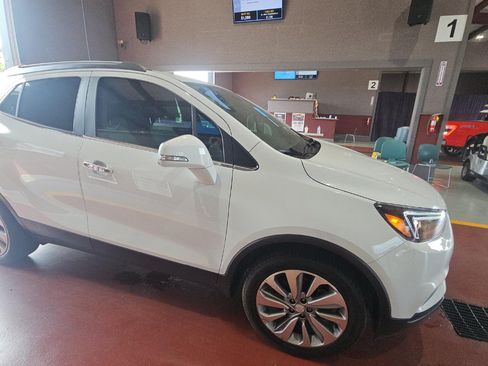 Used 2019 Buick Encore Preferred FWD image 3