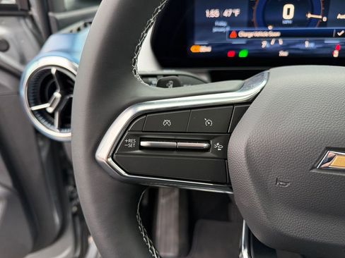 New 2026 Chevrolet Equinox EV LT image 18