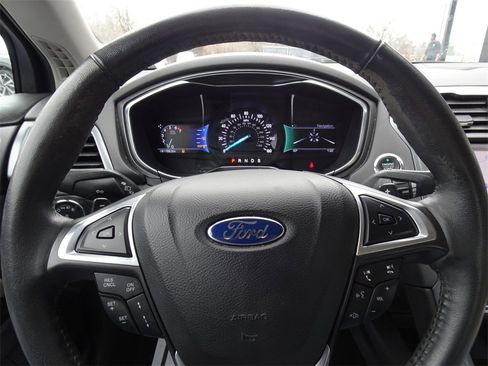Used 2015 Ford Fusion Titanium image 19