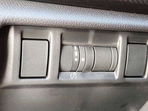 Certified 2025 Subaru Crosstrek 2.0i image 24