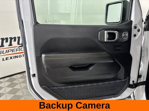 Used 2026 Jeep Wrangler Unlimited Sahara AWD/4WD image 10