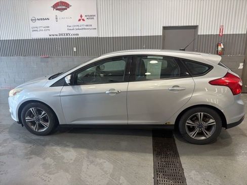 Used 2014 Ford Focus SE w/ SE Sport Package FWD image 7