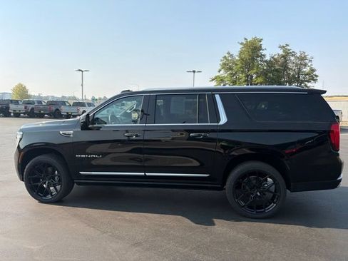 Used 2026 GMC Yukon XL Denali w/ Sun & Power Step Package AWD/4WD image 4