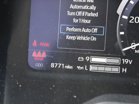 Used 2024 Toyota Tundra Limited AWD/4WD image 11