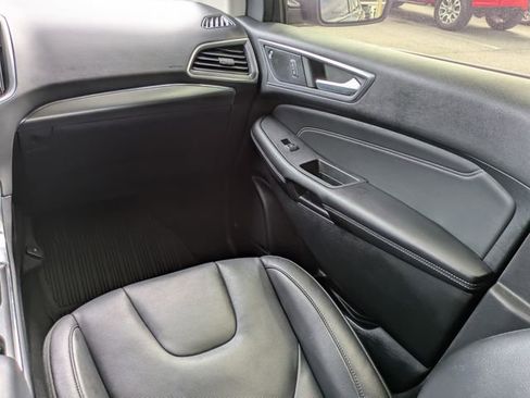 Used 2022 Ford Edge Titanium w/ Equipment Group 301A image 17