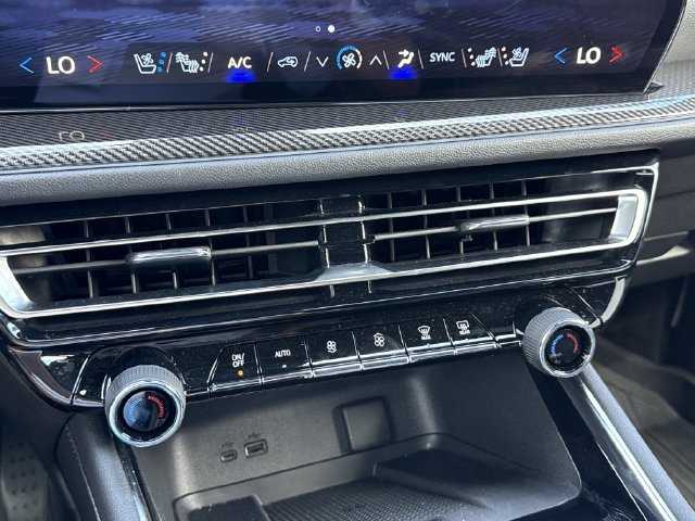 New 2026 Chevrolet Traverse High Country w/ LPO, Floor Liner Package FWD image 32