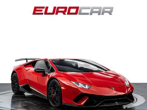 Used 2018 Lamborghini Huracan Performante AWD/4WD image 7