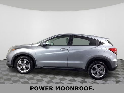 Used 2017 Honda HR-V EX image 9