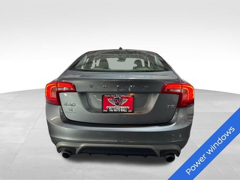 Used 2017 Volvo S60 T5 Dynamic image 6