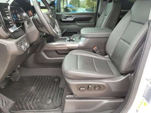 Certified 2025 Chevrolet Silverado 2500 LTZ w/ LTZ Convenience Package image 16