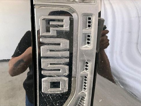 Used 2024 Ford F250 Lariat w/ Sport Appearance Package image 9