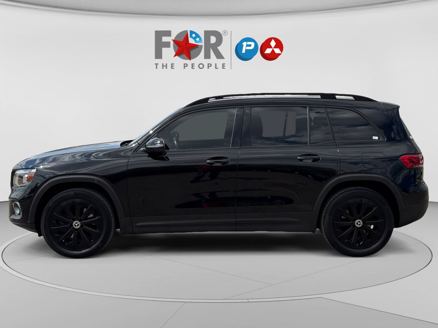 Used 2021 Mercedes-Benz GLB 250 w/ Premium Package image 3