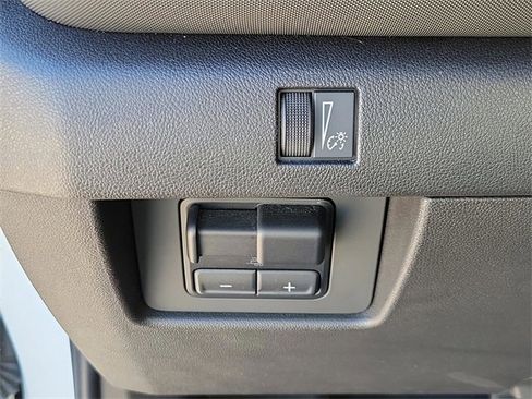 Used 2023 Chevrolet Colorado Z71 w/ Z71 Convenience Package 2 image 29