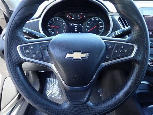 Used 2022 Chevrolet Malibu LT FWD image 12