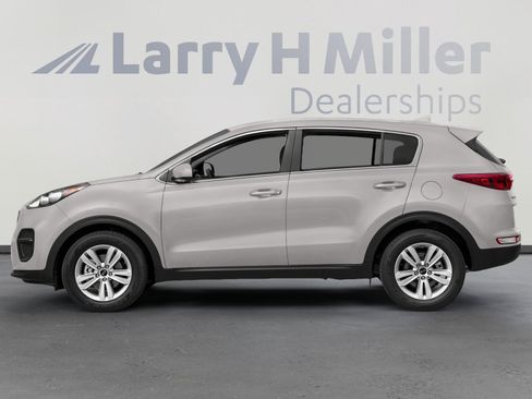 Used 2018 Kia Sportage LX image 3
