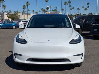 Used 2020 Tesla Model Y Long Range video 2
